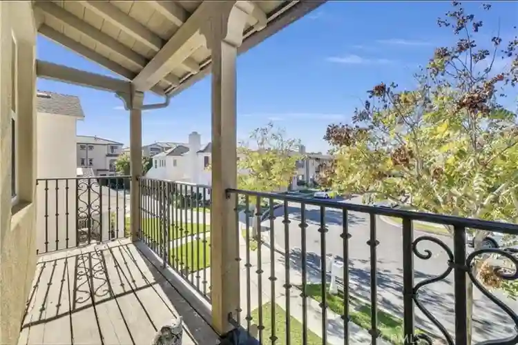 NEED ROOMMATE- ASAP!!