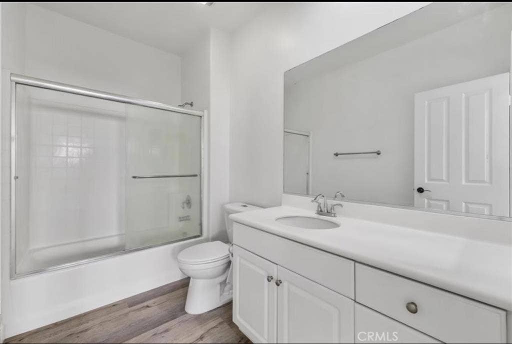 Looking for a roommate!