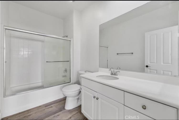 Looking for a roommate!