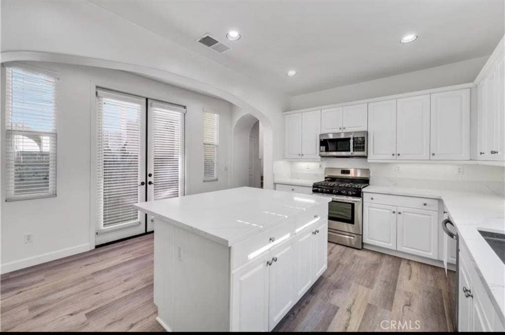 NEED ROOMMATE- ASAP!!