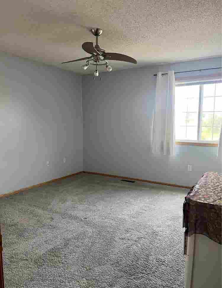 Big room with walking closet