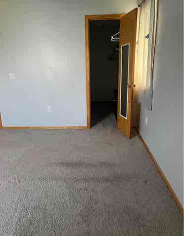 Big room with walking closet