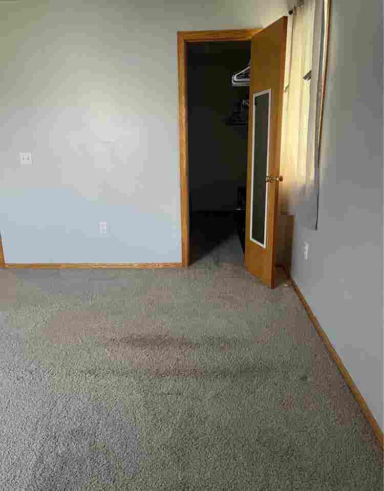 Big room with walking closet