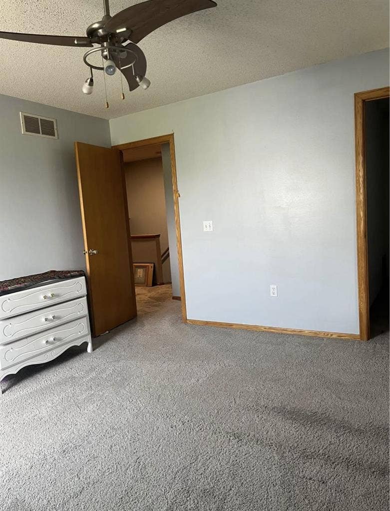 Big room with walking closet