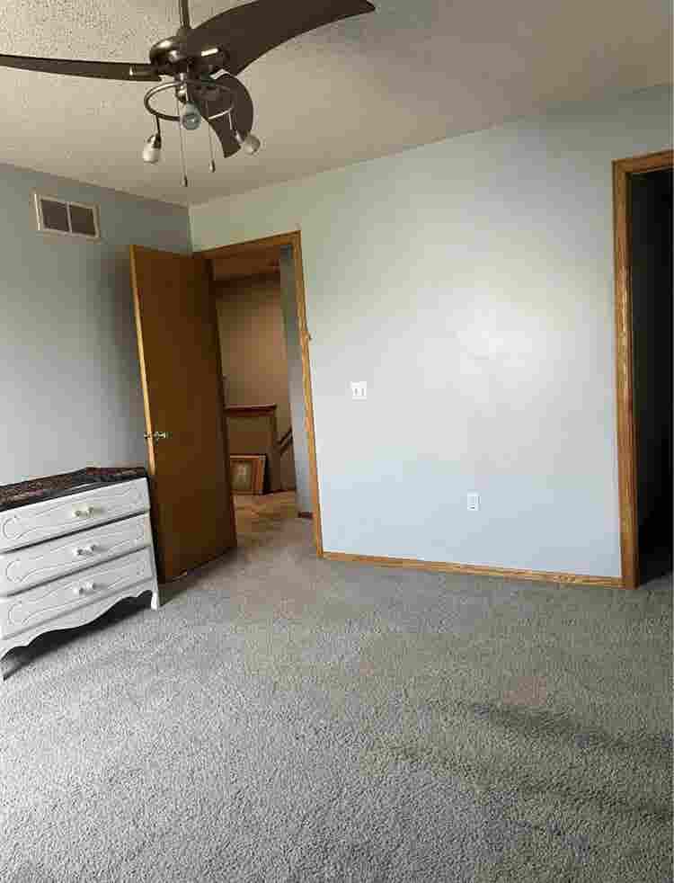 Big room with walking closet