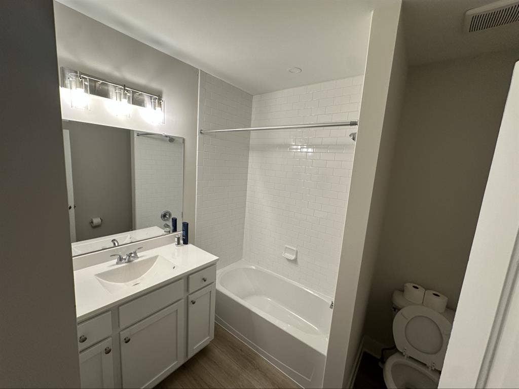 Cozy room for rent