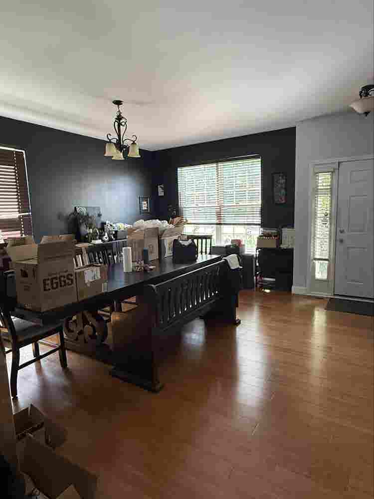RENTING ROOM IN SAFE HOME