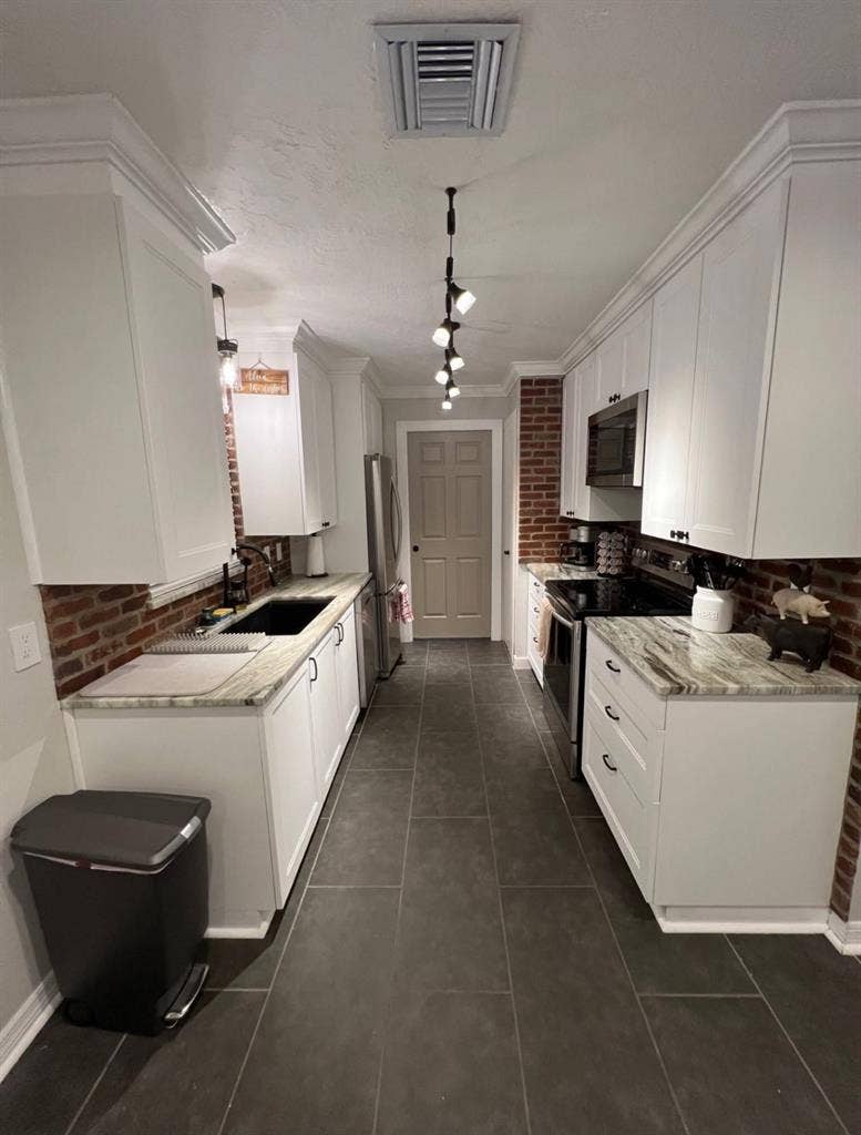 Bedroom available for student