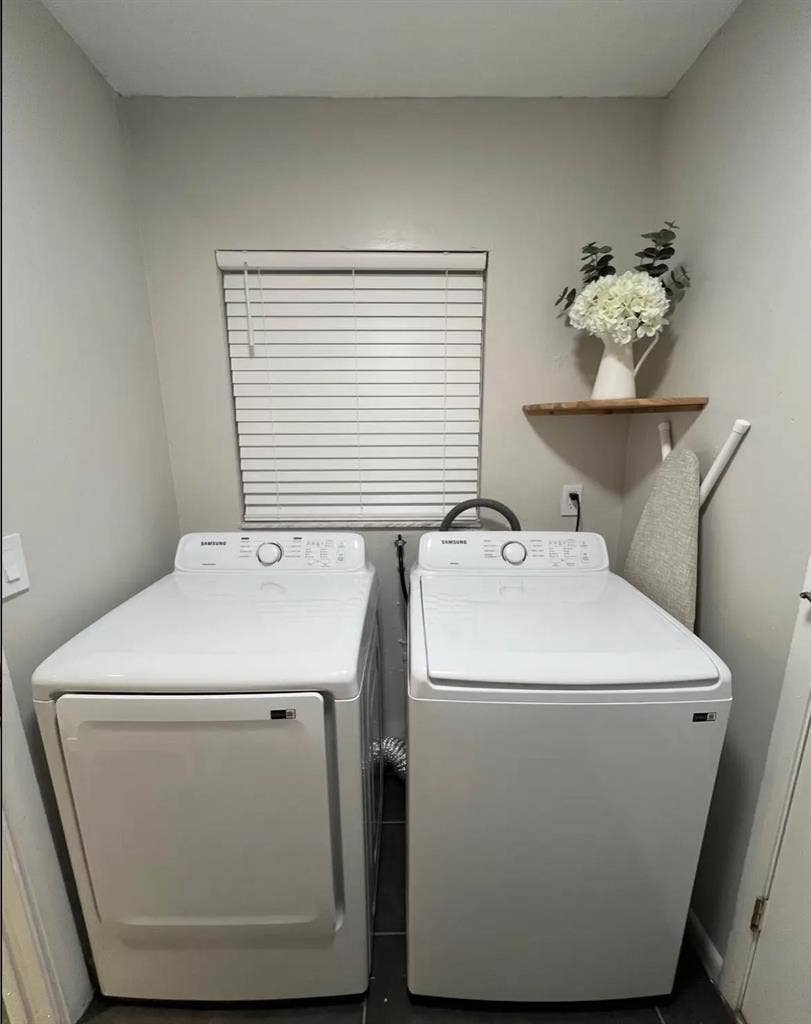 Bedroom available for student