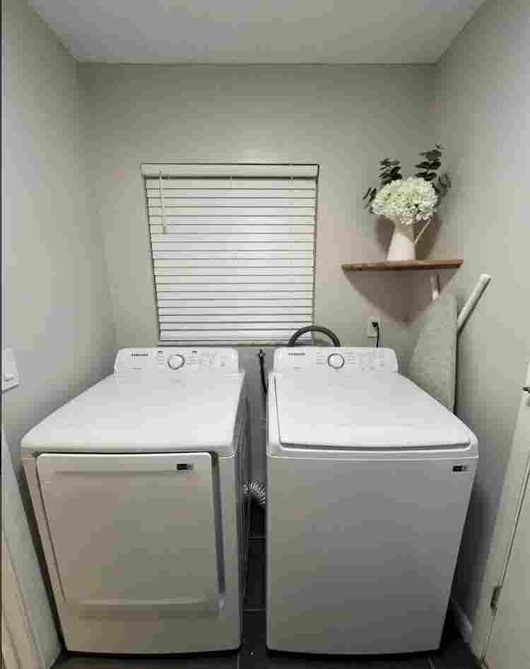 Bedroom available for student