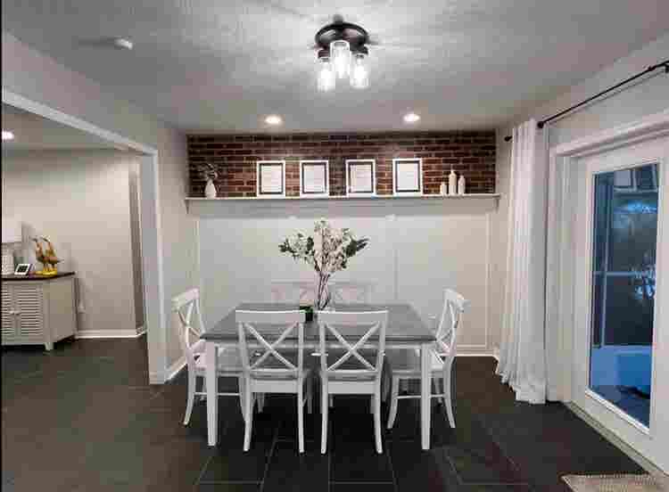 Bedroom available for student