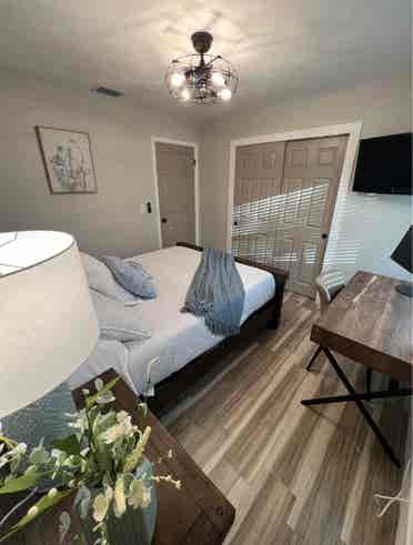 Bedroom available for student