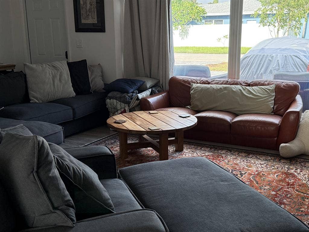 Private room in  in Palm Aire