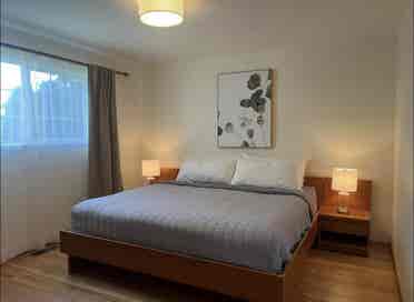 Room!Walk to Seatac Airport gates!