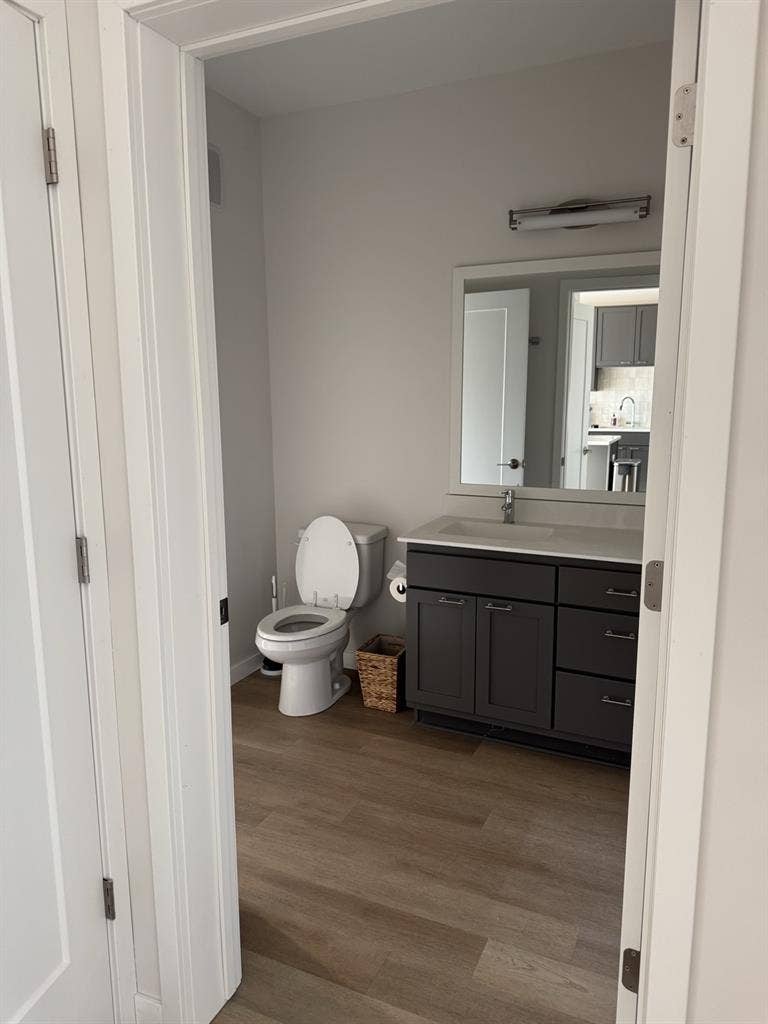 Looking for a female roommate!