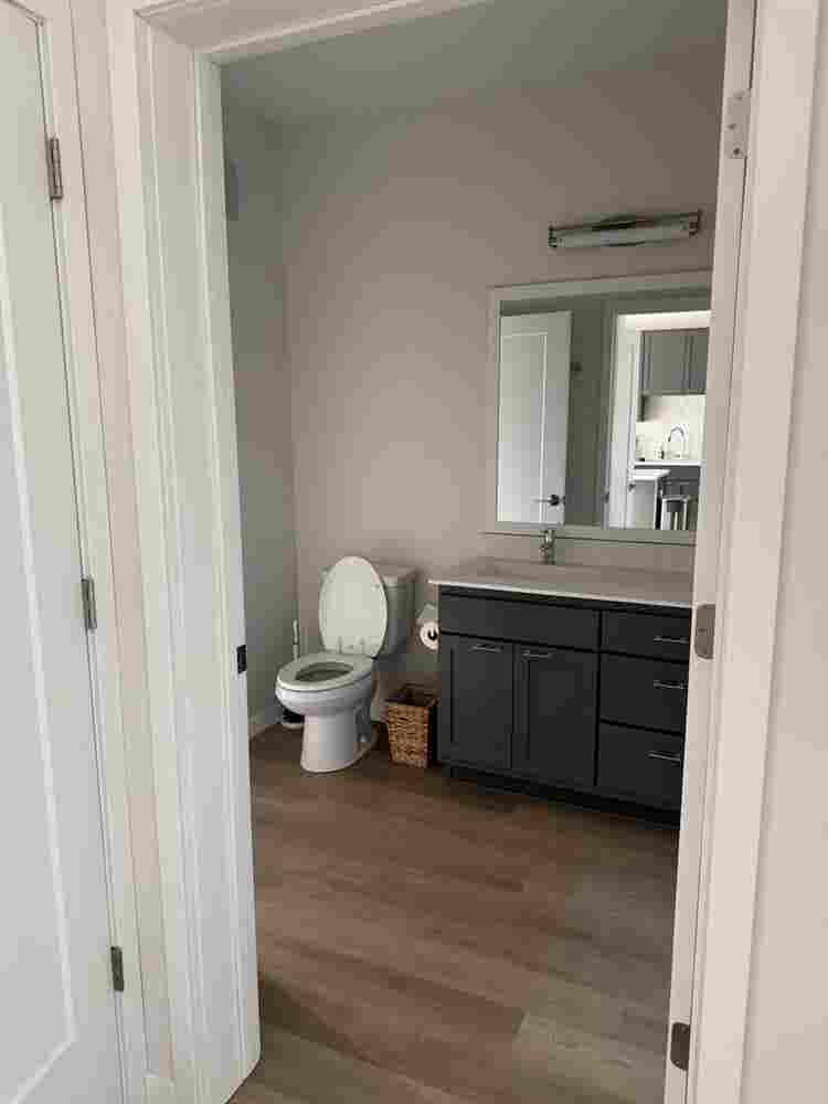 Looking for a female roommate!