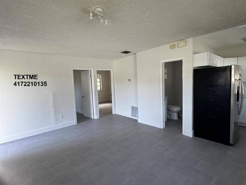 Large room for rent