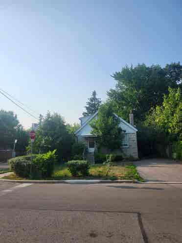 Yonge/Sheppard 2 Bedroom -All Incl.