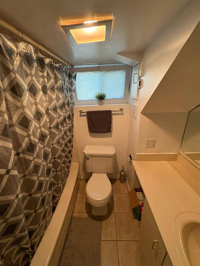 Yonge/Sheppard 2 Bedroom -All Incl.