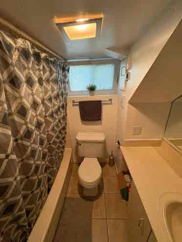 Yonge/Sheppard 2 Bedroom -All Incl.
