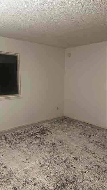 $- Large spacious room