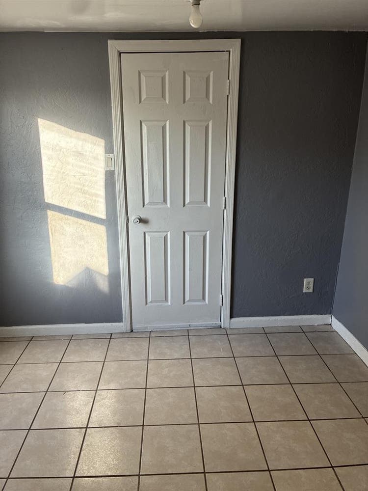 Private room for rent