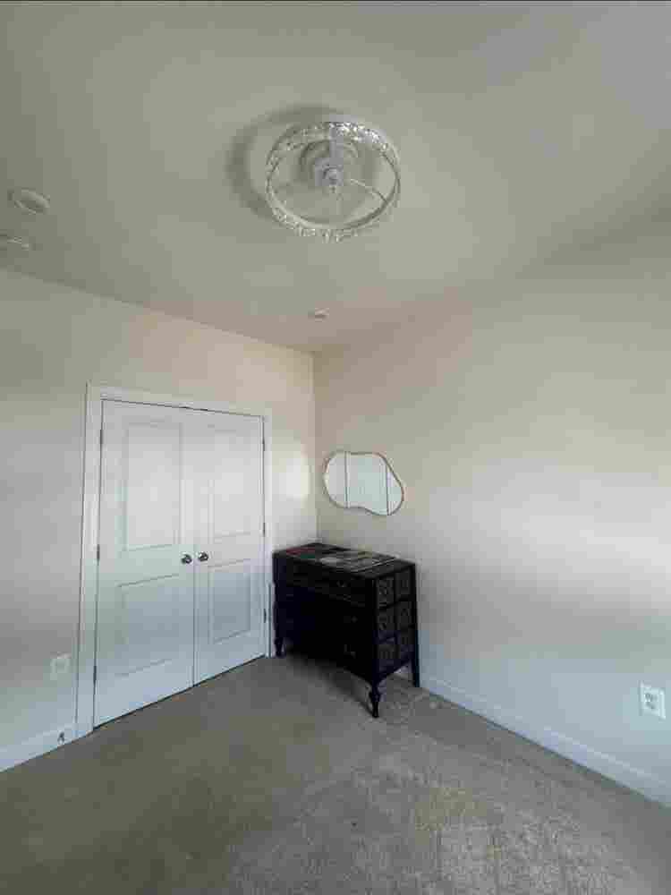 Room in Gorgeous townhouse Fairfax