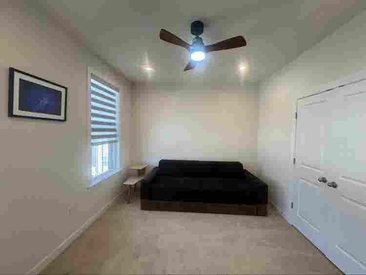 Room in Gorgeous townhouse Fairfax