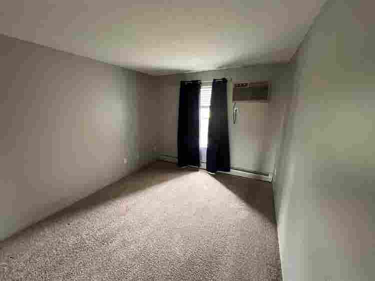 Room/Bath for Rent West Bloomington