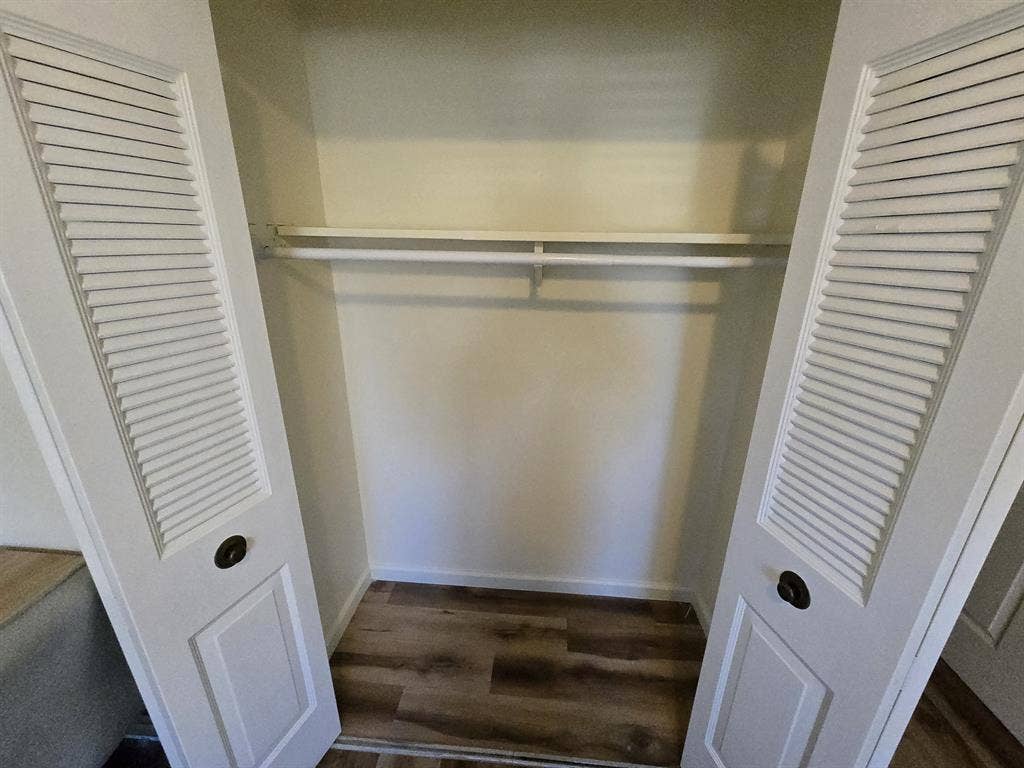 Private Room W/ Closet and Parking