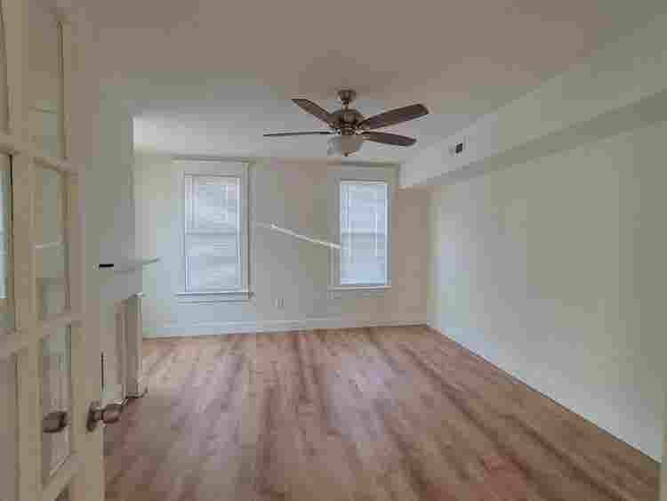 Shared room available in townhouse