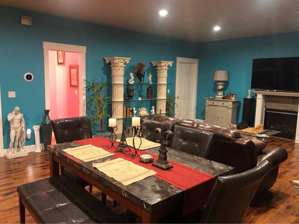 Room in Luxury LGBTQ Friendly Home