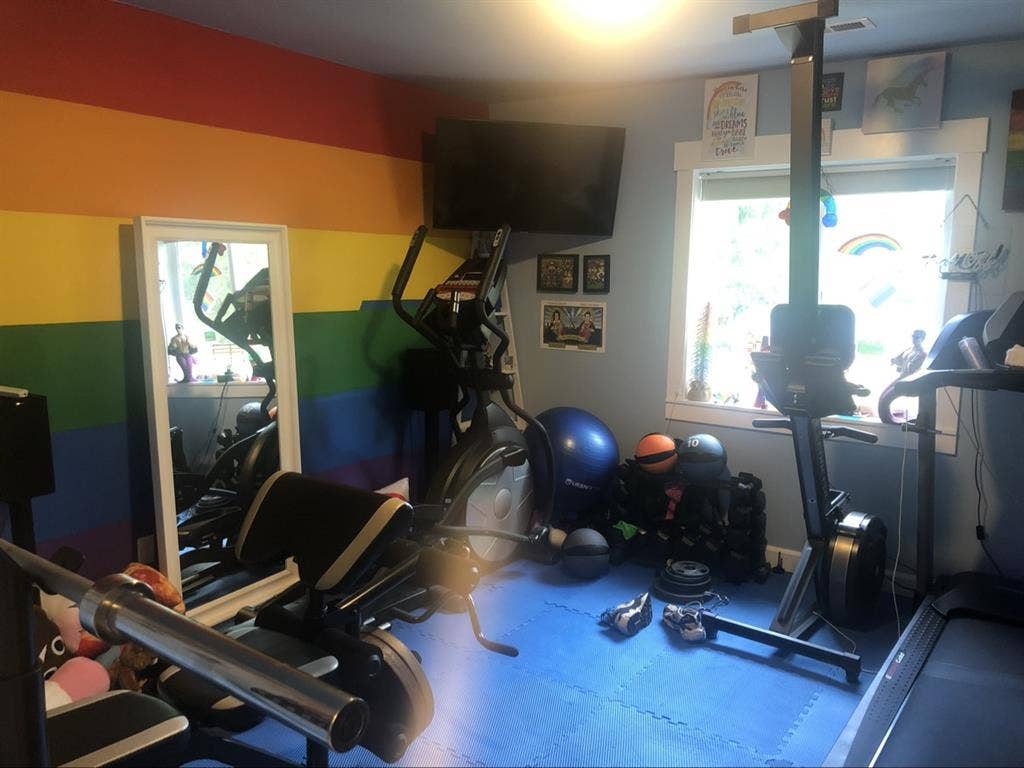 Room in Luxury LGBTQ Friendly Home