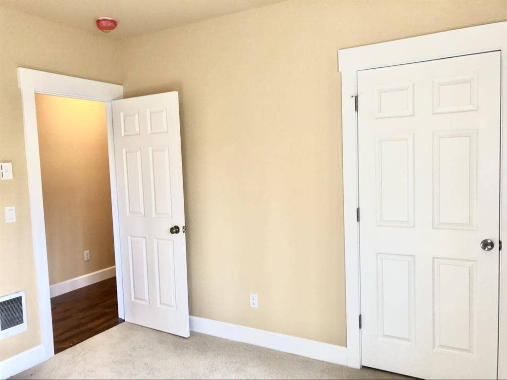 Room in Luxury LGBTQ Friendly Home