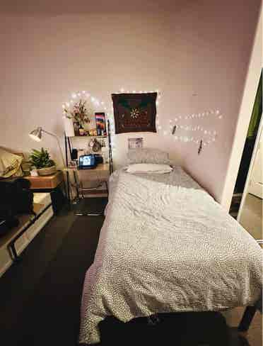Shared bedroom in West LA/Sawtelle