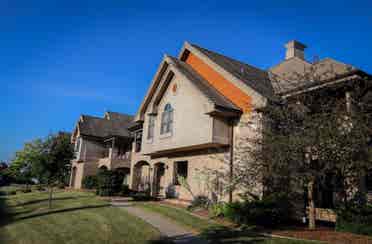 Oak creek Apartment