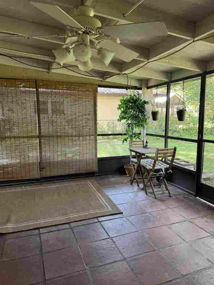 Room with private bathroom near USF