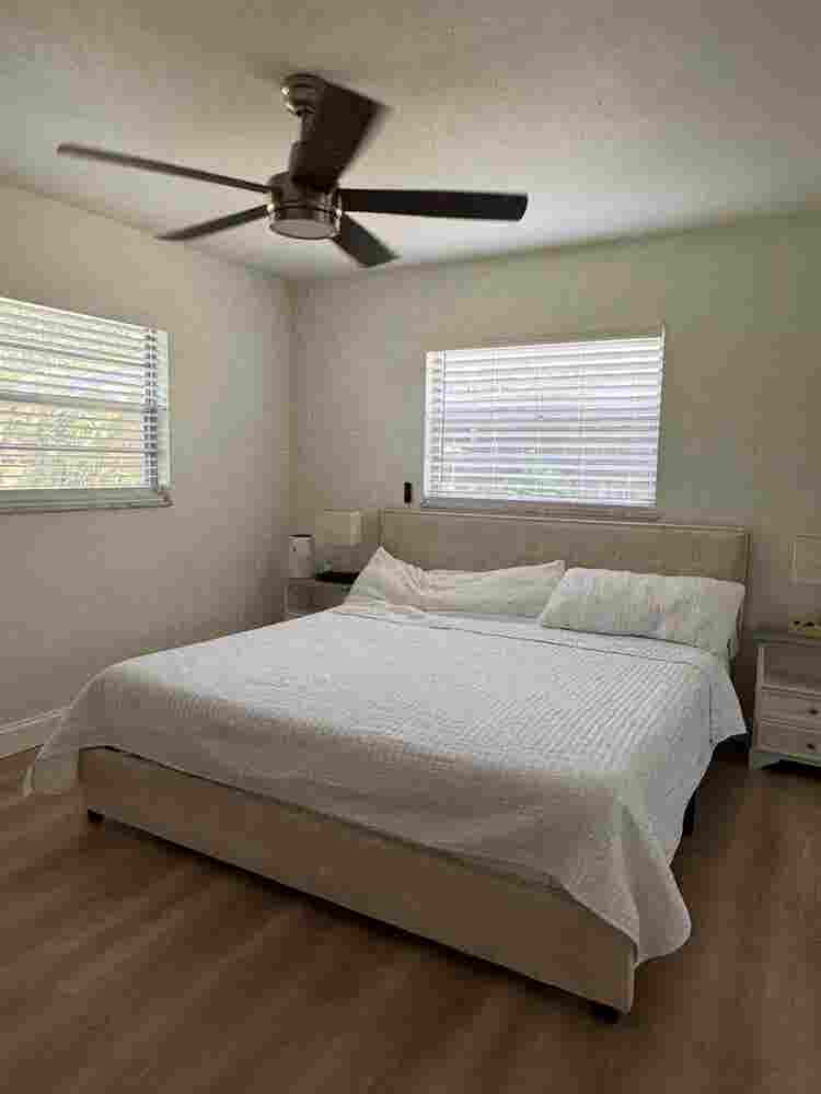 Room with private bathroom near USF