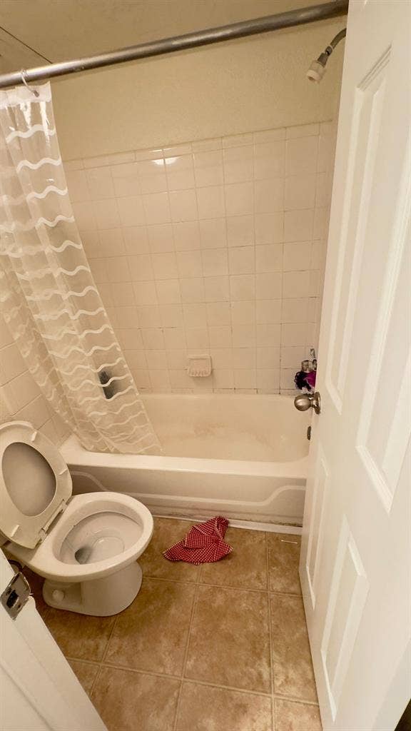 Room For Rent b