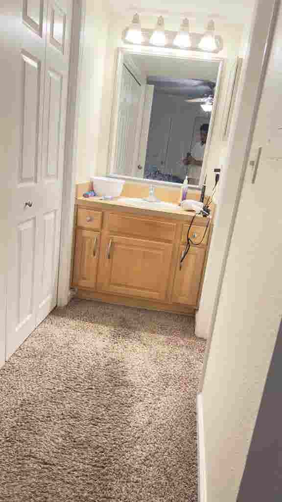 Room For Rent b