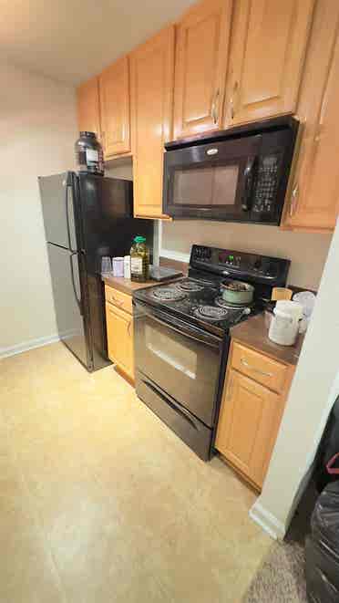 Room For Rent b