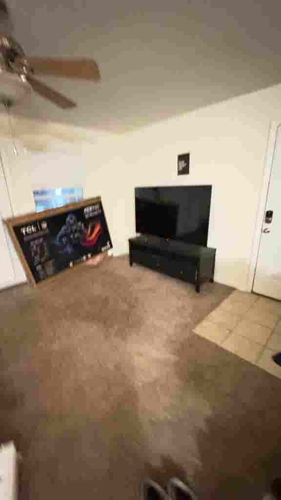Room For Rent b