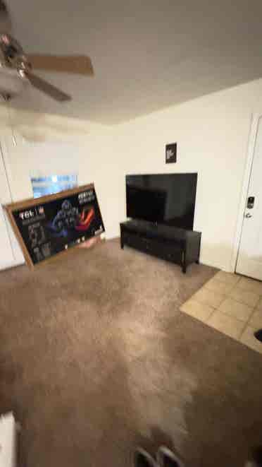 Room For Rent b