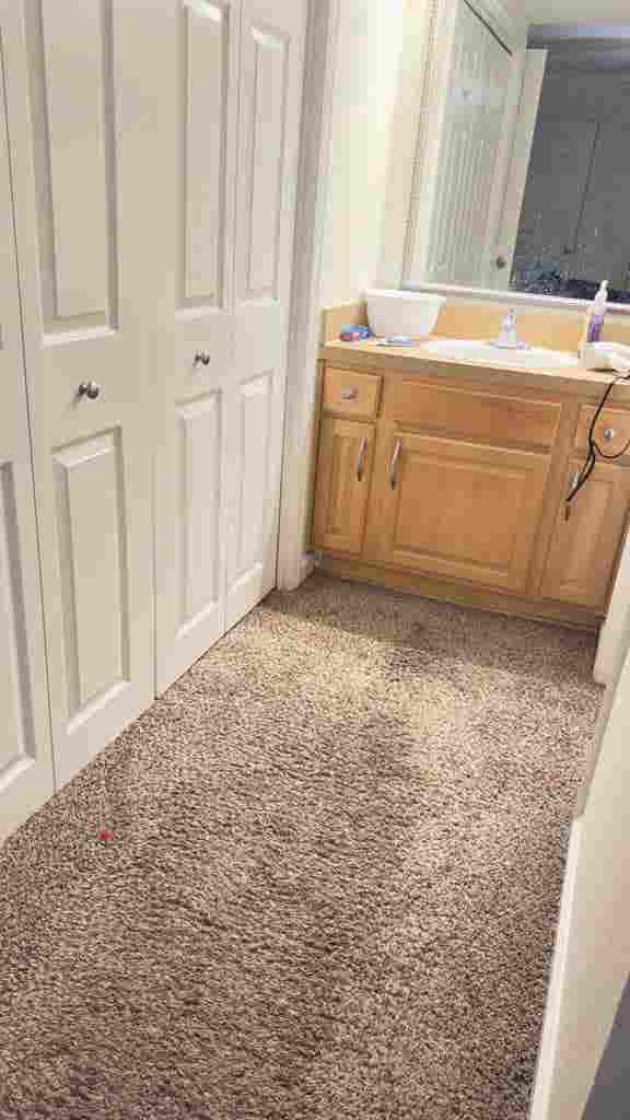 Room For Rent b