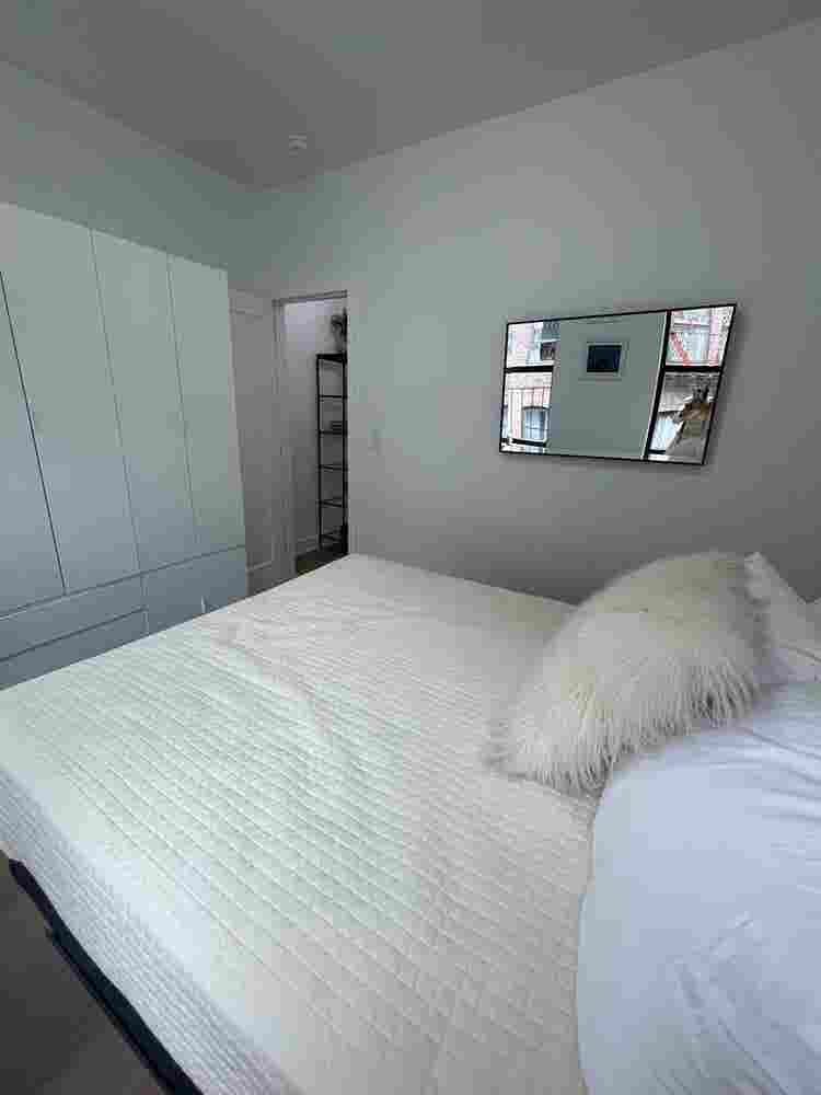 Furnished private bedroom in UWS