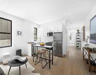 Furnished private bedroom in UWS