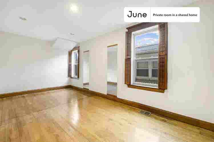2 BR in Chicago