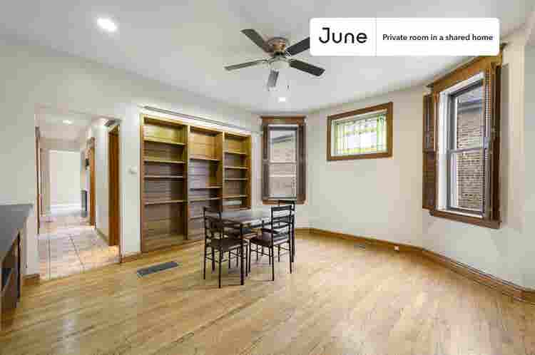 2 BR in Chicago