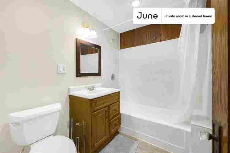 2 BR in Chicago