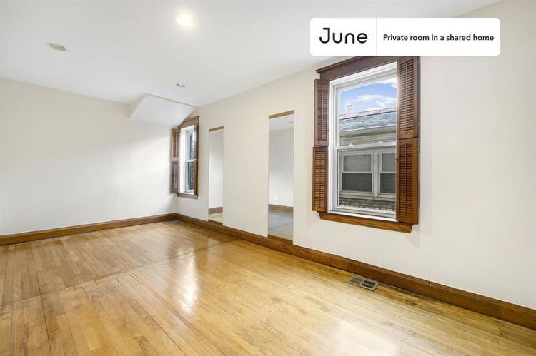 2 BR in Chicago